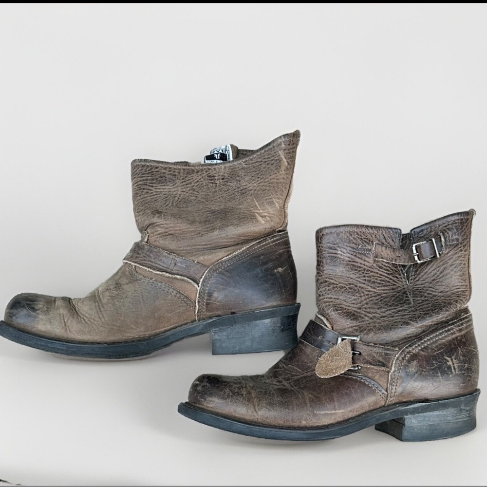 Frye Double Buckle Engineer Boots Womens 8 Short Brown Leather Ankle Booties